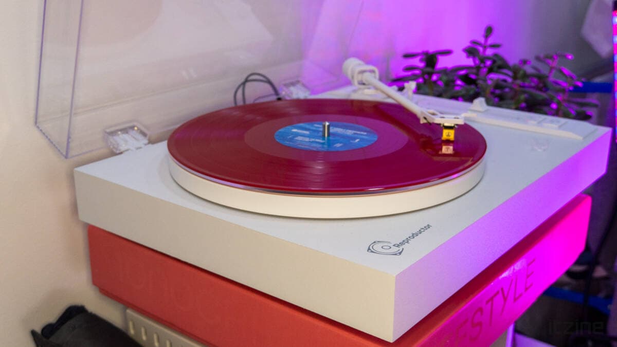Análisis del Reproductor RP-300BT: un elegante tocadiscos de tracción directa para vinilo