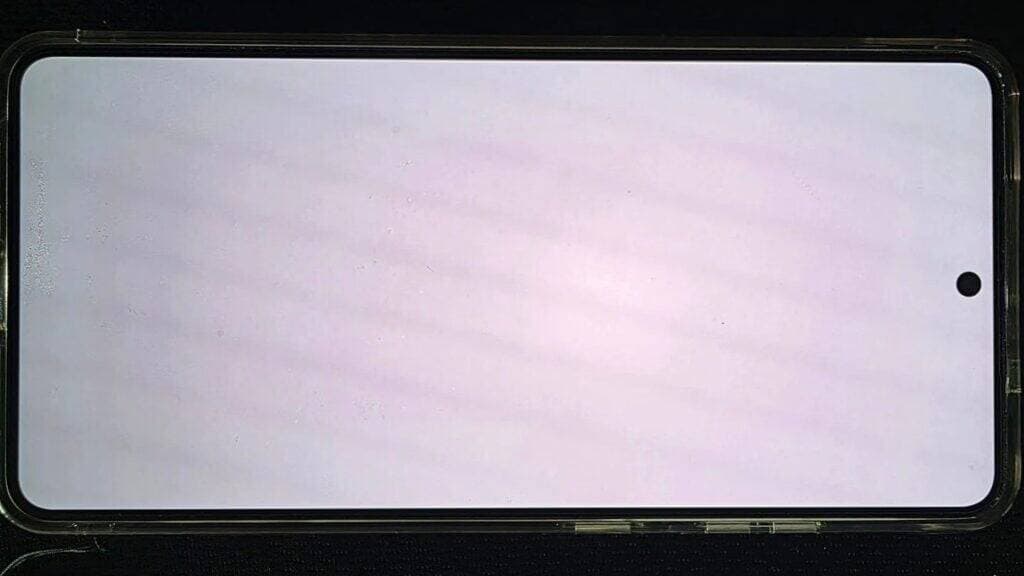 Samsung Galaxy S26 Ultra screen with white background and black border