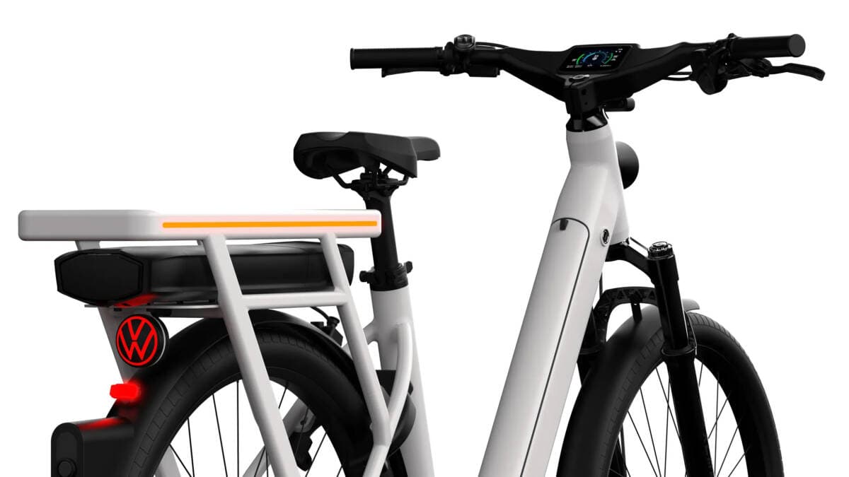 Volkswagen convierte una bicicleta eléctrica en un mini coche con radar y cámara