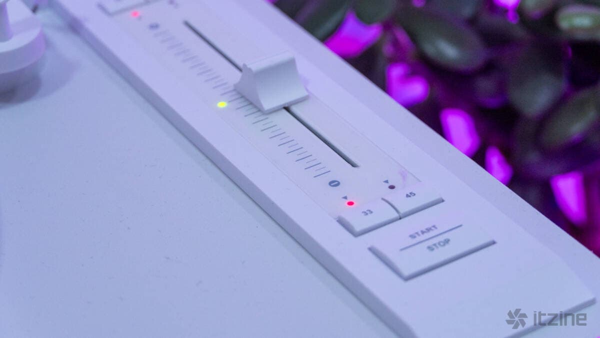 Análisis del Reproductor RP-300BT: un elegante tocadiscos de tracción directa para vinilo