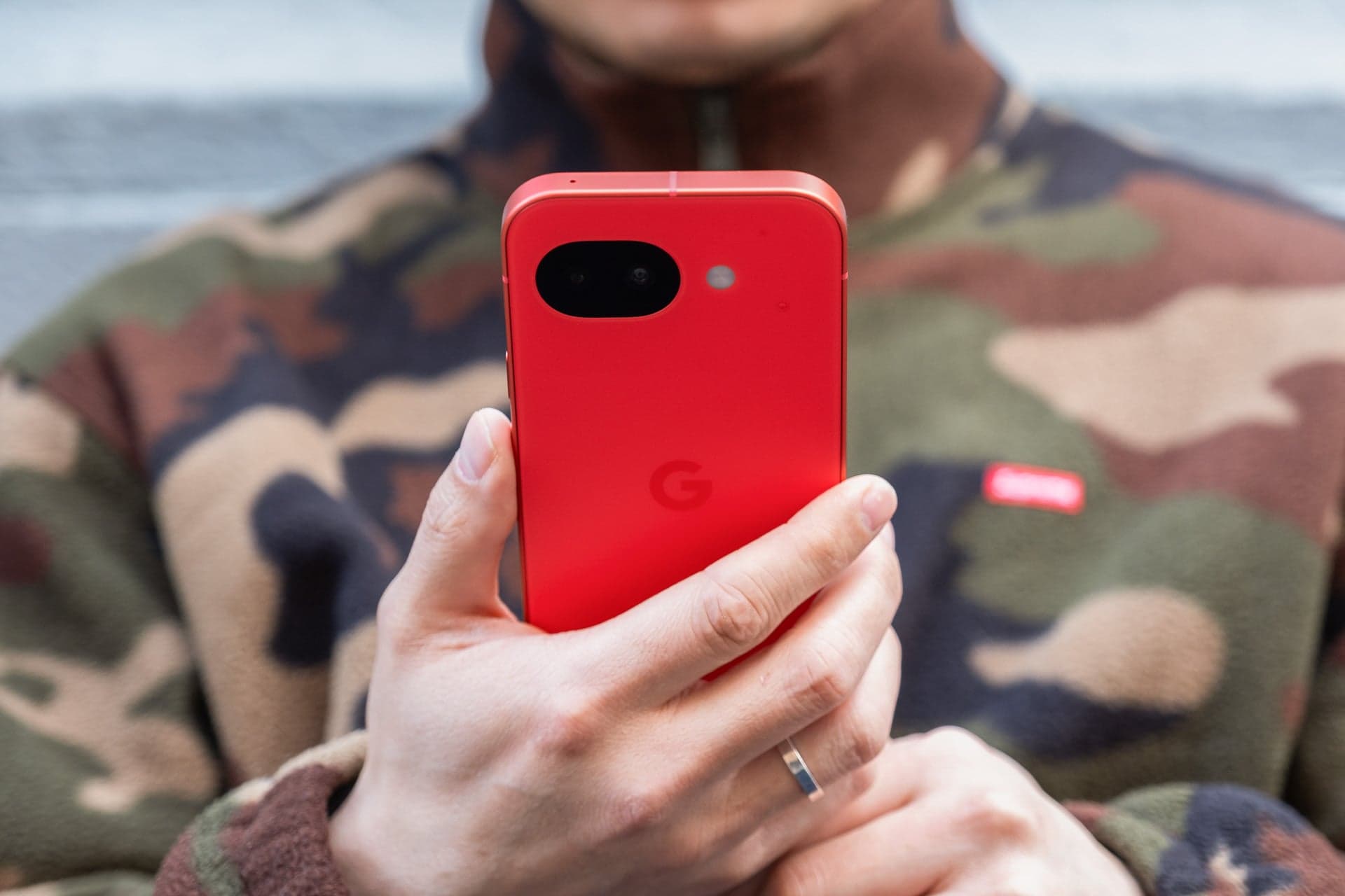 Foto de reseña del Google Pixel 10a 01