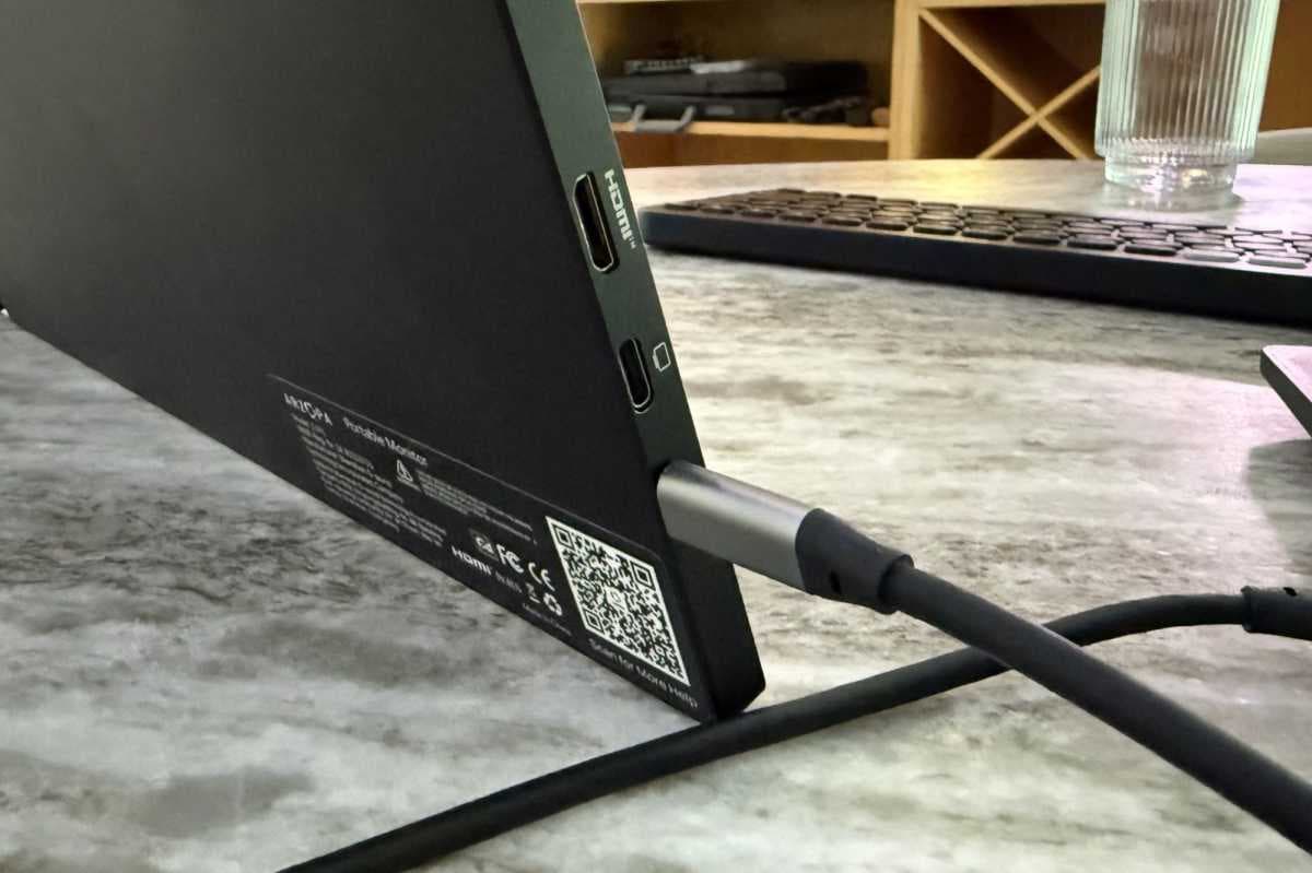 Arzopa Z1FC ports