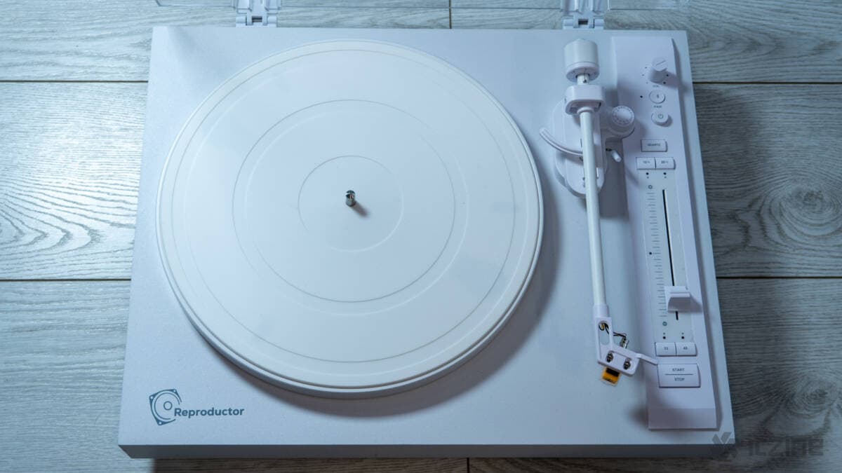 Análisis del Reproductor RP-300BT: un elegante tocadiscos de tracción directa para vinilo