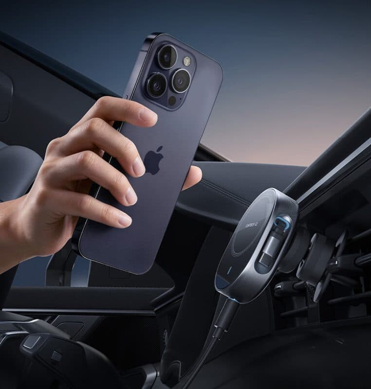 Cargador de coche Cuktech con USB-C retráctil y bobina inalámbrica