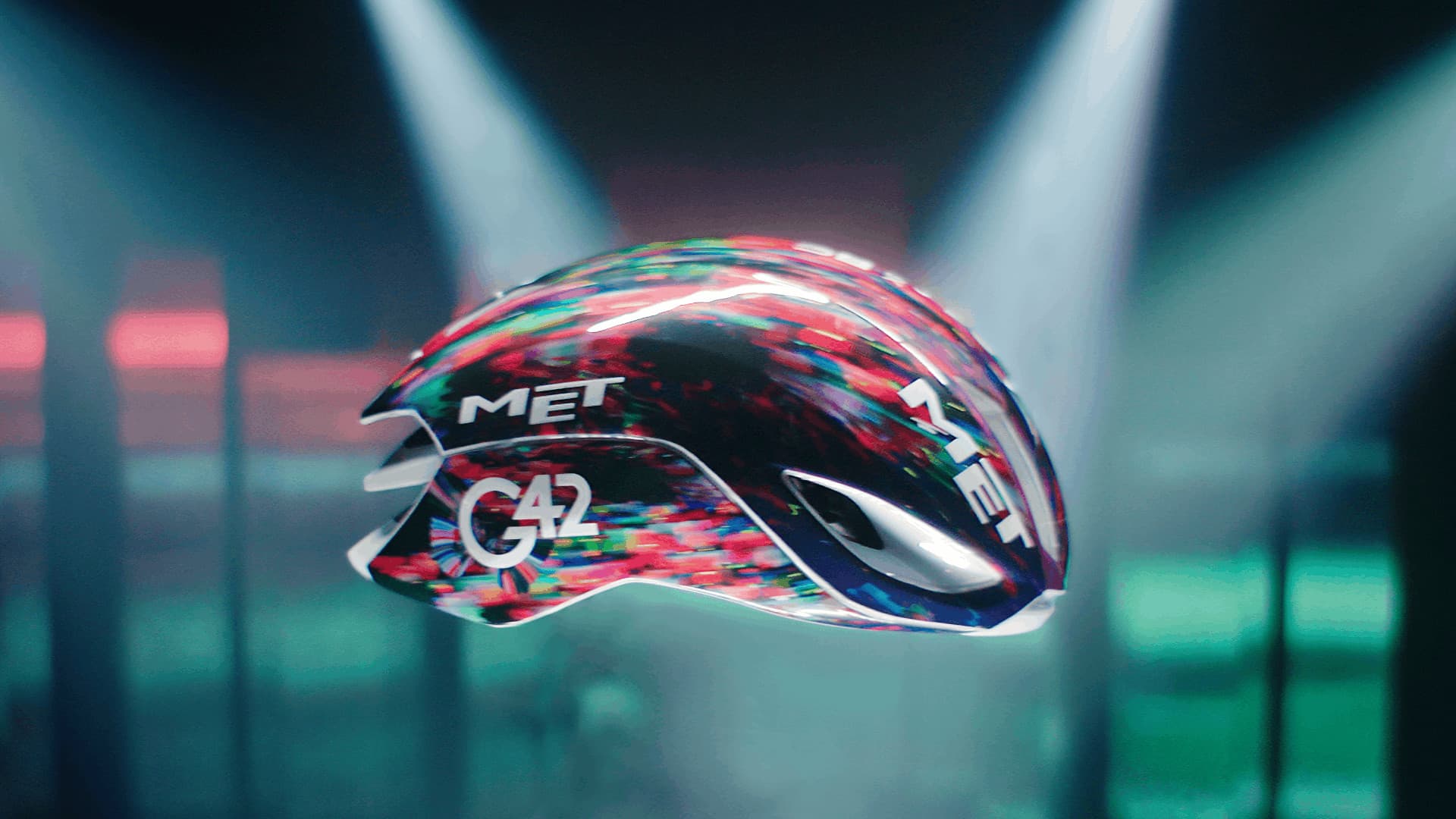 Casco Helmetverse de G42 para UAE Team Emirates-XRG en el Tour de Francia 2026
